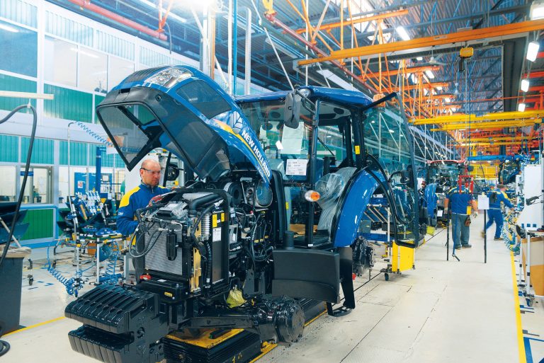 CNH Industrial ferme temporairement des usines