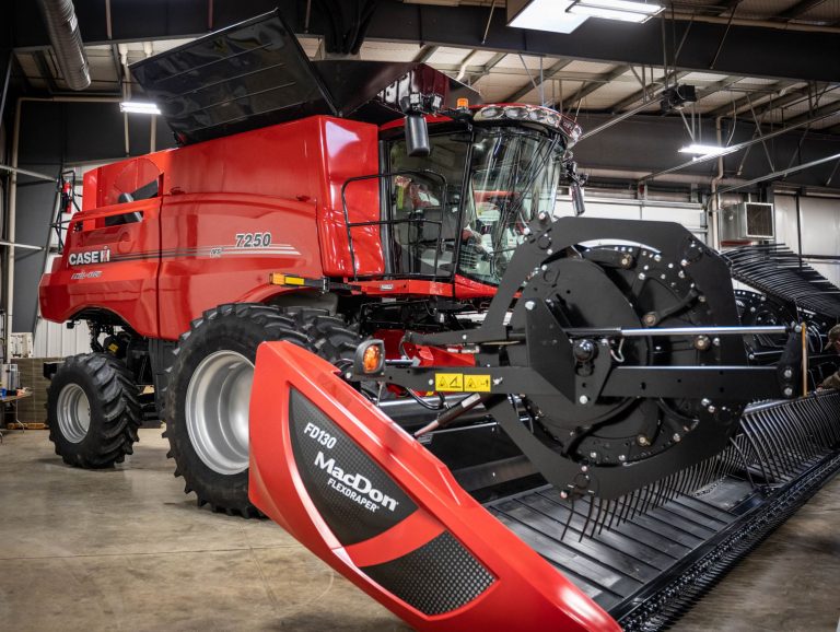 Case IH et New Holland distribueront les coupes drapers MacDon à partir de 2022