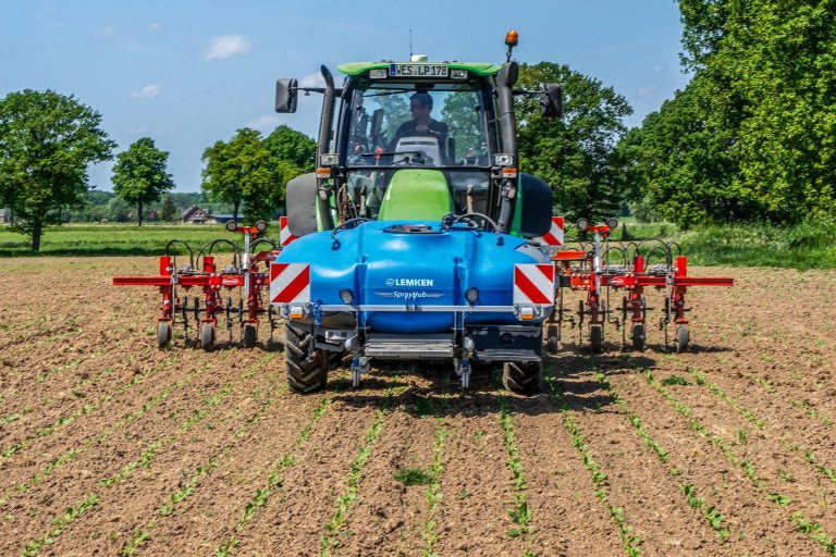 Gamme de fonctions élargie pour les cuves frontales LEMKEN