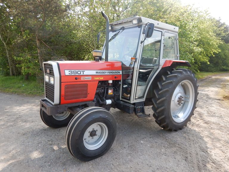 Massey Ferguson 390T vendu cher aux enchères