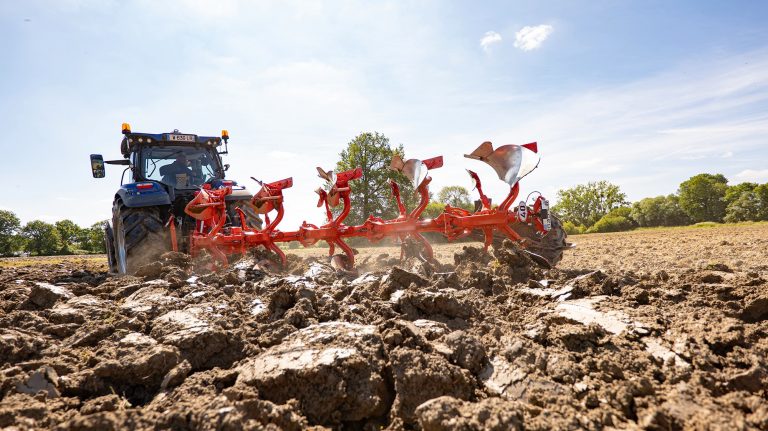 Kuhn élargit sa gamme de charrues avec la série Master M