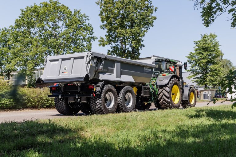 Les dumpers Krampe désormais disponibles avec direction forcée et une largeur extérieure de 2,55 m