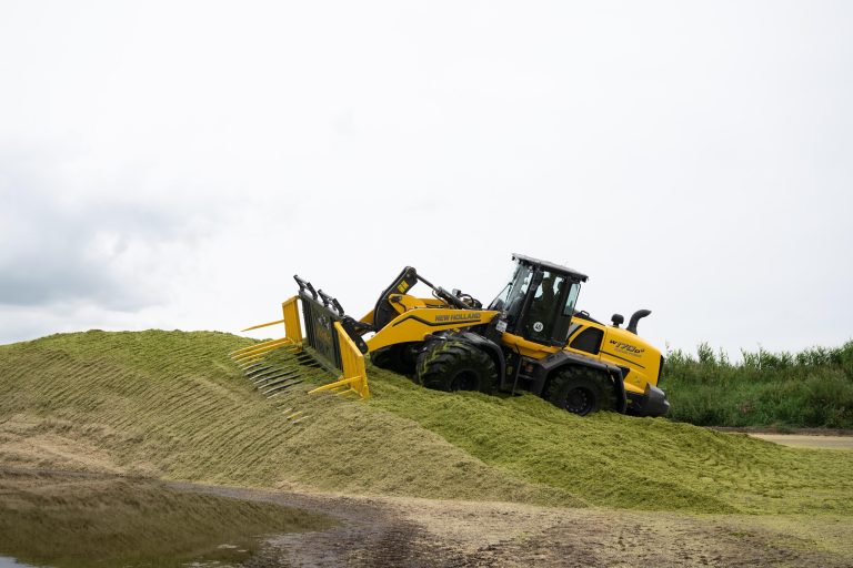 New Holland apporte un supplément de puissance au silo avec le W170D+ Forage Power