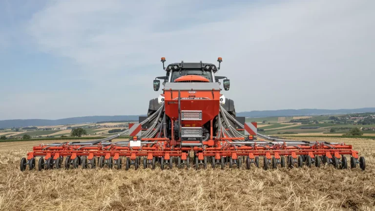 Kuhn élargit sa gamme Megant avec deux nouvelles largeurs