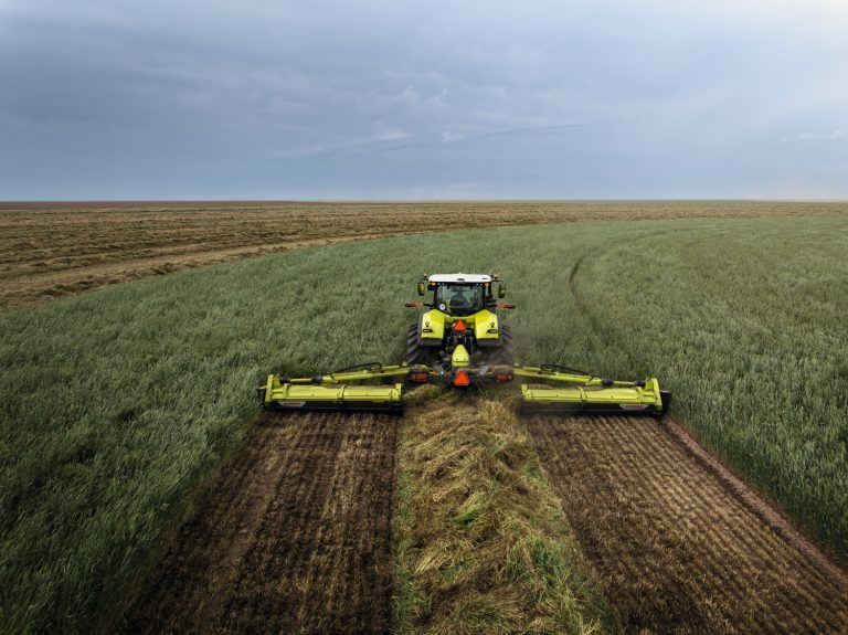 Nouvelle faucheuse Claas Disco 1100 Direct Swather : beaucoup de récolte en un seul andain