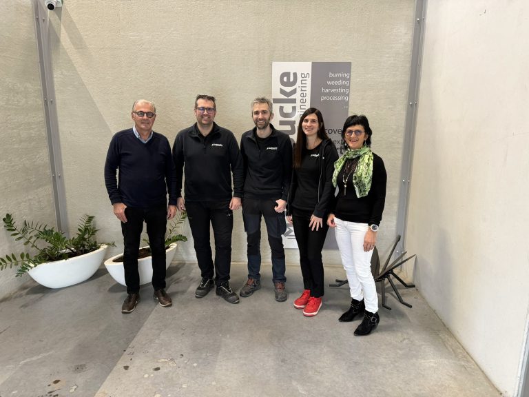 L&rsquo;entreprise familiale Vanhoucke Machine Engineering écrit un nouveau chapitre : la prochaine génération prend les rênes.