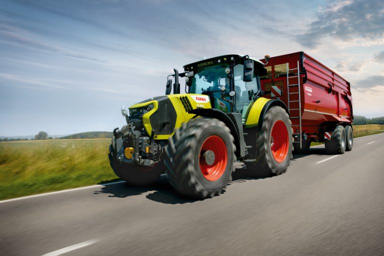 La nouvelle génération Claas Arion 6.190 CMATIC allie puissance, confort et assistance numérique.