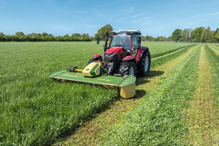 Krone renouvelle ses faucheuses frontales EasyCut F 320 et F 360
