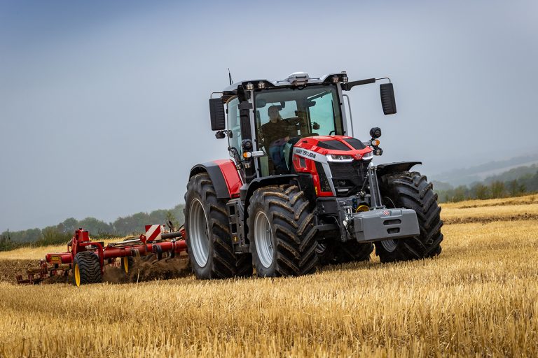 Massey Ferguson lance le nouveau 7S Mark 2, décliné en six modèles allant jusqu&rsquo;à 245 ch